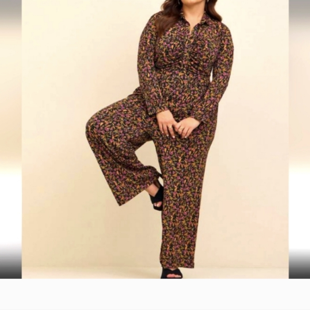 Torrid Size 4 floral stretch jumpsuit